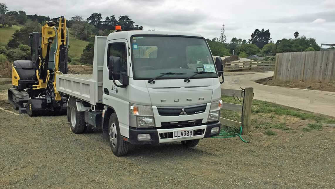 Tulip digger with small tipper truck